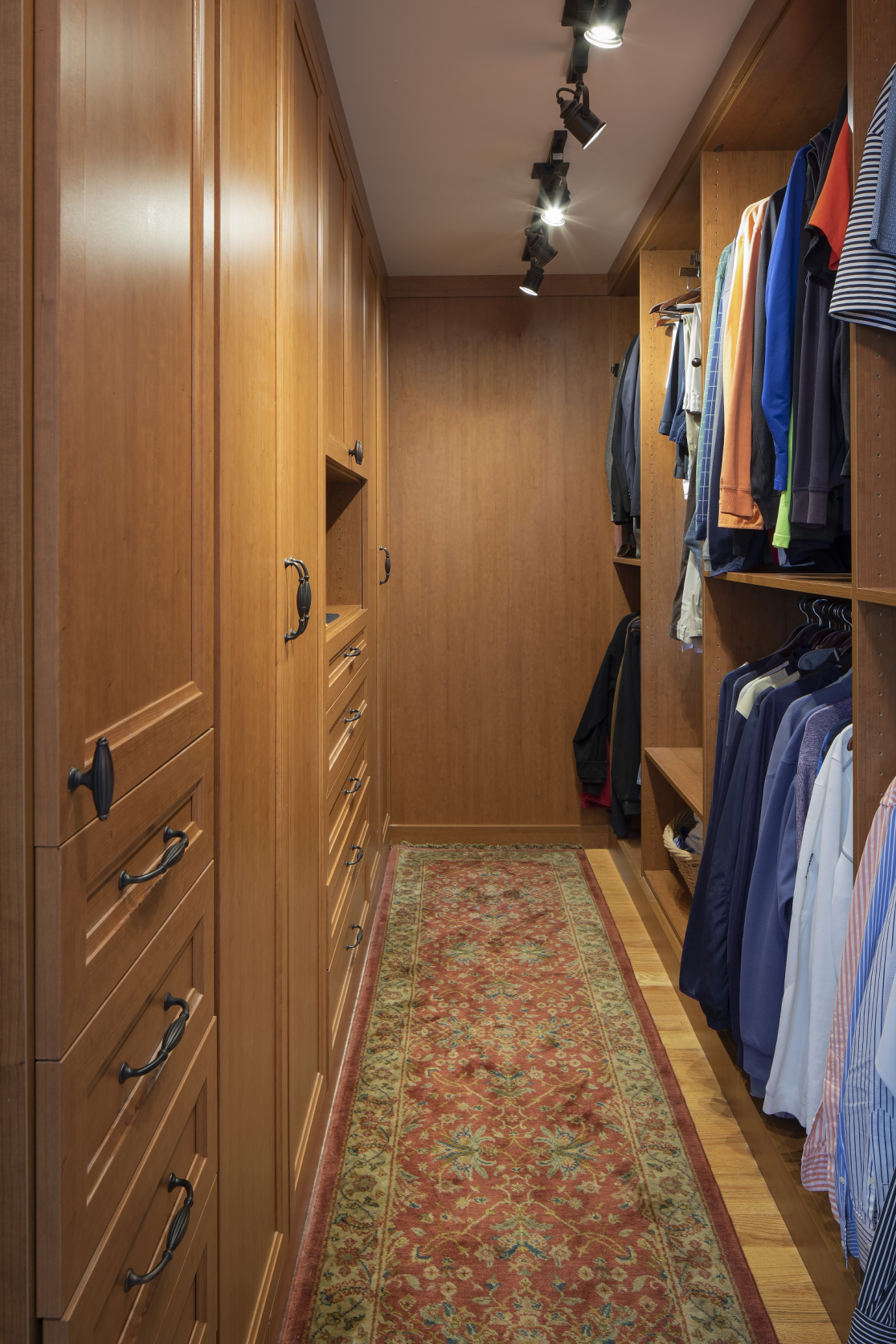 How to Organize Your Closet Without Spending Money