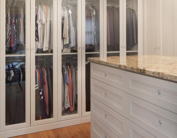 What are the Lifestyle Benefits of Having a Custom Closet